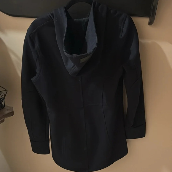 Titika jacket - Picture 10 of 11